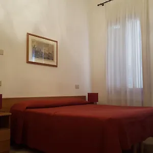  Alojamento de Acomodação e Pequeno-almoço Rialto1082 Itália